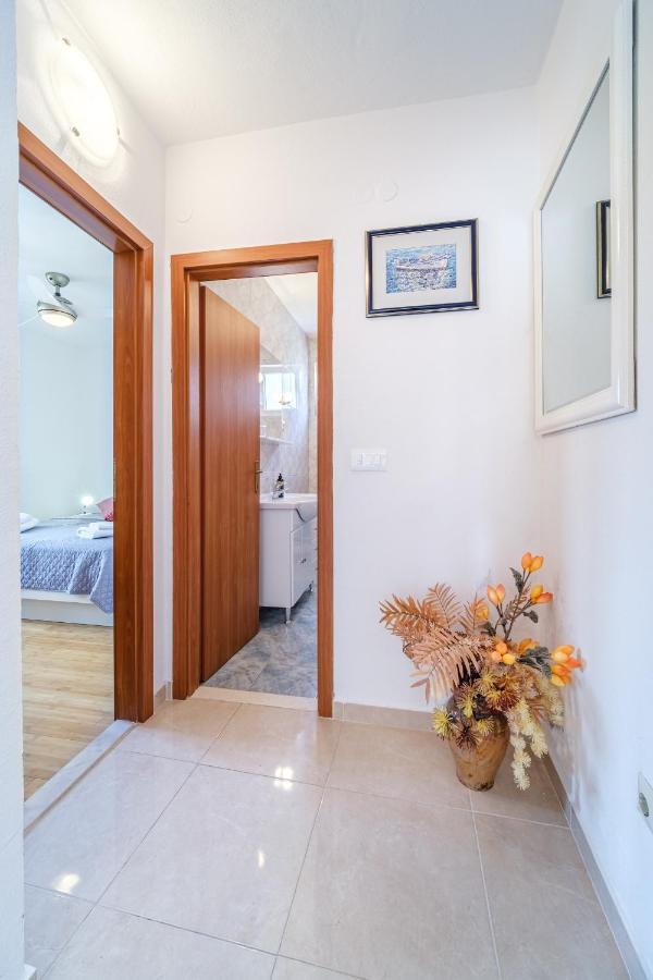 Villa Trebotic Milna  Exteriér fotografie